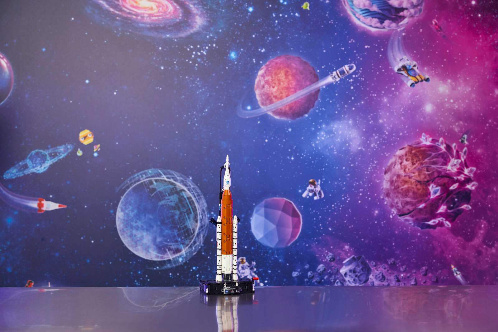LEGO Technic NASA Artemis Space Launch System Rocket (42221) - Image 5